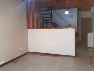 Foto 1 de ALQUILER DUPLEX DE DOS AMBIENTES CON COCHERA
