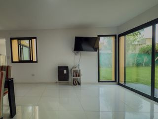 Foto 15 de Casas con jardín en venta en City Bell