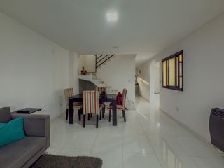 Foto 17 de Casas con jardín en venta en City Bell