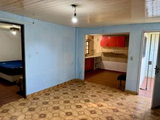 Foto 3 de Casa c/parque, 2 ambientes, EN ALQUILER, Lisandro De La Torre 2600, Ituzaingó