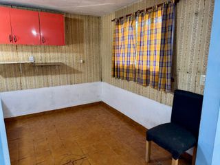 Foto 5 de Casa c/parque, 2 ambientes, EN ALQUILER, Lisandro De La Torre 2600, Ituzaingó