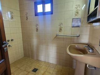 Foto 7 de VENTA EN BLOQUE CASA DE 6 DORMITORIOS