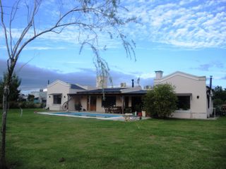 Foto 1 de SE VENDE CASA EN B° LAS PALMAS-LOBOS