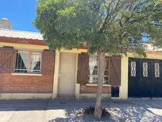 Foto 2 de Casa con Departamento