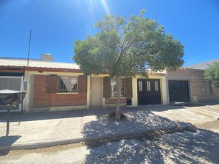 Foto 1 de Casa con Departamento
