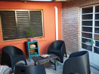 Foto 2 de Casa en venta - 5 Dormitorios 3 Baños - Villa Elvira