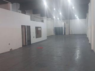 Foto 4 de Depósito en  Alquiler
