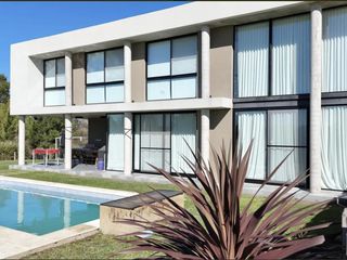 Foto 6 de Venta Casa Moderna en El Naudir Escobar