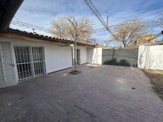 Foto 7 de Casa en alquiler a 3 cuadras del Parque H. Yrigoyen - Barrio Sat