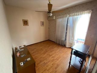 Foto 2 de departamento tres ambientes en venta en el centro de Wilde apto credito