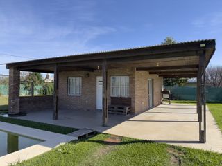 Foto 1 de Alquiler casa en Punta Chacra!
