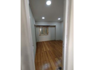 Foto 11 de CASA 5 AMBIENTES PARA USO PROFESIONAL-SALTA Y BROWN