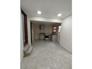 Foto 2 de CASA 5 AMBIENTES PARA USO PROFESIONAL-SALTA Y BROWN