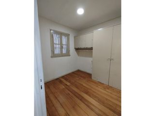 Foto 7 de CASA 5 AMBIENTES PARA USO PROFESIONAL-SALTA Y BROWN