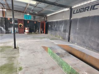 Foto 5 de Carapungo, Local Comercial en Renta, 200m2, 4 Ambientes