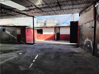 Foto 1 de Carapungo, Local Comercial en Renta, 200m2, 4 Ambientes