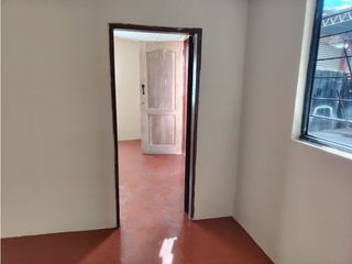 Foto 9 de Carapungo, Local Comercial en Renta, 200m2, 4 Ambientes