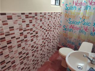 Foto 7 de Carapungo, Local Comercial en Renta, 200m2, 4 Ambientes
