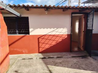 Foto 12 de Carapungo, Local Comercial en Renta, 200m2, 4 Ambientes