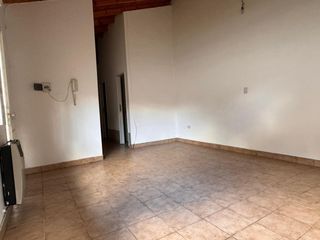 Foto 4 de Dos casas en venta s/ lote de  307 m2 Temperley E.