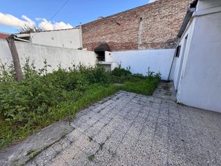 Foto 24 de Dos casas en venta s/ lote de  307 m2 Temperley E.