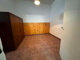 Foto 16 de Dos casas en venta s/ lote de  307 m2 Temperley E.