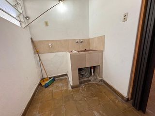 Foto 21 de Dos casas en venta s/ lote de  307 m2 Temperley E.
