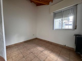 Foto 8 de Dos casas en venta s/ lote de  307 m2 Temperley E.