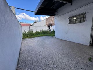 Foto 23 de Dos casas en venta s/ lote de  307 m2 Temperley E.