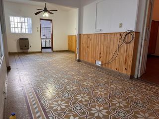 Foto 17 de Dos casas en venta s/ lote de  307 m2 Temperley E.