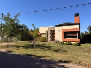 Foto 1 de CASA EN VENTA EN Barrio privado SOLARES NORTE