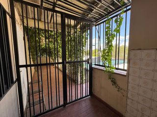 Foto 14 de Venta Casa con local comercial - 2 pisos