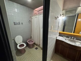 Foto 2 de Venta Casa con local comercial - 2 pisos