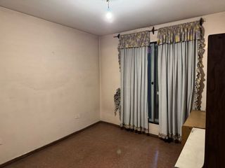 Foto 38 de Venta Casa con local comercial - 2 pisos