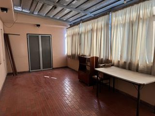 Foto 22 de Venta Casa con local comercial - 2 pisos
