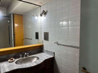 Foto 32 de Venta Casa con local comercial - 2 pisos