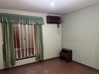 Foto 43 de Venta Casa con local comercial - 2 pisos
