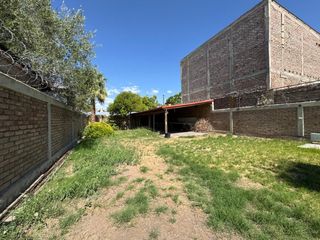 Foto 7 de Venta Casa con local comercial - 2 pisos