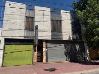Foto 1 de Venta Casa con local comercial - 2 pisos