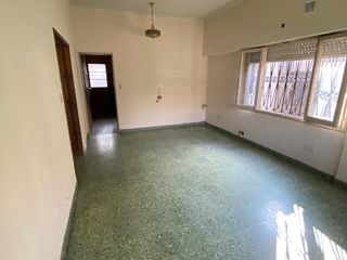 Foto 2 de Casa en alquiler en Moron Sur