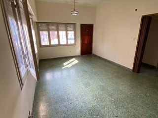 Foto 3 de Casa en alquiler en Moron Sur