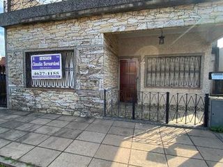 Foto 1 de Casa en alquiler en Moron Sur