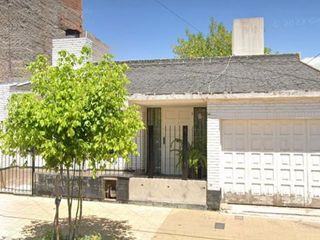 Alquiler Comercial Casa 10 Amb. 6ta Sección Mza