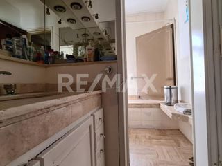 Foto 11 de VENTA CASA 5 DORMITORIOS /LOTE APTO COMERCIAL, NQN
