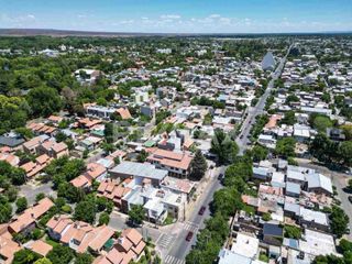 Foto 30 de VENTA CASA 5 DORMITORIOS /LOTE APTO COMERCIAL, NQN