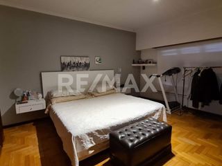 Foto 9 de VENTA CASA 5 DORMITORIOS /LOTE APTO COMERCIAL, NQN