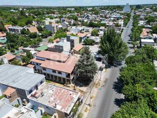 Foto 17 de VENTA CASA 5 DORMITORIOS /LOTE APTO COMERCIAL, NQN