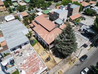 Foto 16 de VENTA CASA 5 DORMITORIOS /LOTE APTO COMERCIAL, NQN