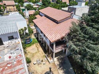 Foto 23 de VENTA CASA 5 DORMITORIOS /LOTE APTO COMERCIAL, NQN