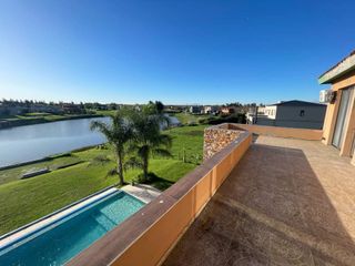 Foto 11 de CASA ESTILO MEDITERRANEO, HERMOSAS VISTAS AL LAGO